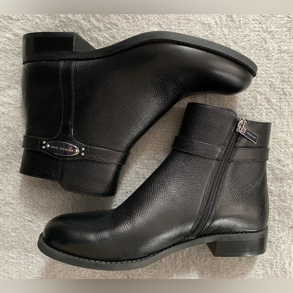 MICHAEL Michael Kors Finley Leather Ankle Boots - Picture 6 of 12